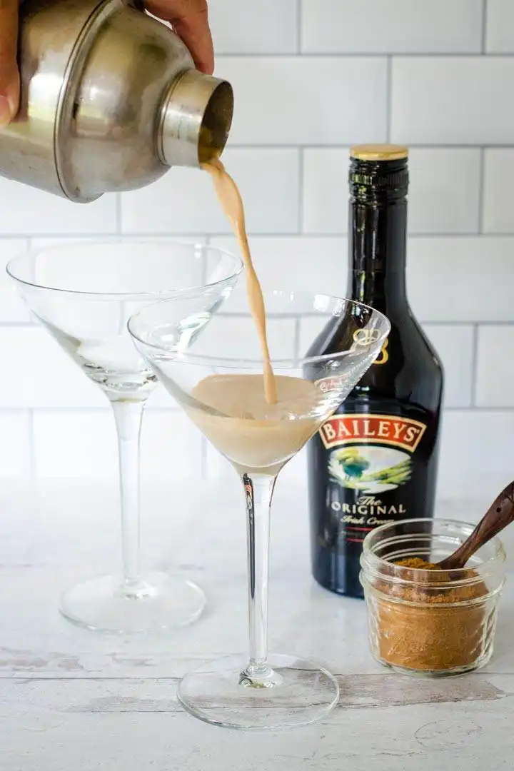 Baileys pumpkin spice cocktail pouring into glass