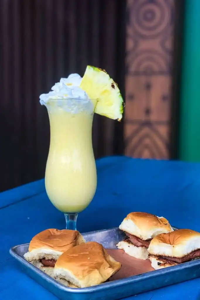 Wiki Wiki Sandbar sliders and frozen drink